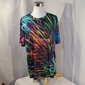 Red and Green Short Sleeve Abstract Tee